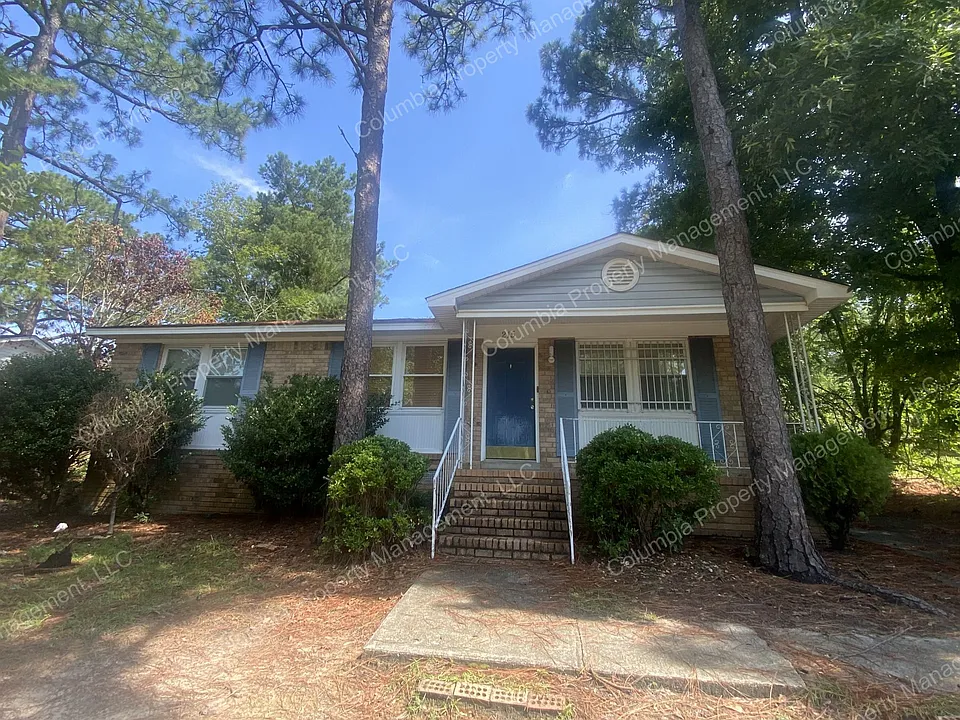 215 Kingnut Dr