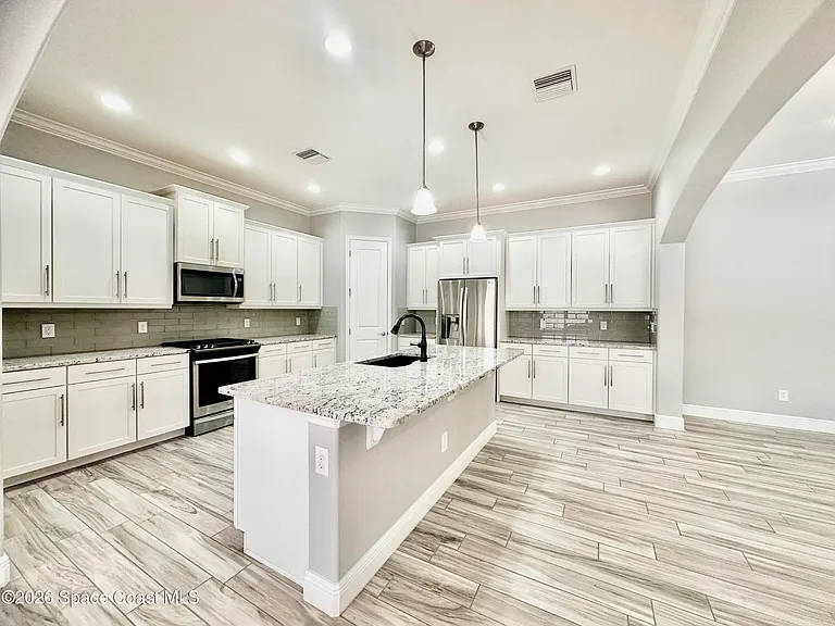2523 Rodina Dr — Photo 12