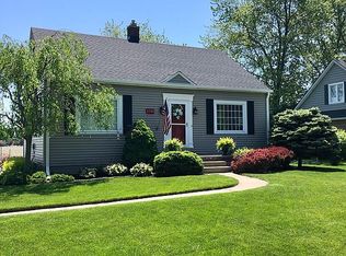 1233 W Center Rd, Essexville, MI