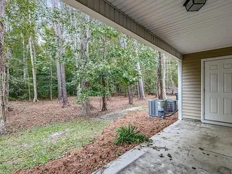 1104 Harvester Cir #1 — Photo 28