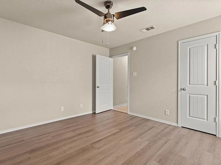 4703 Stonehaven Dr — Photo 18