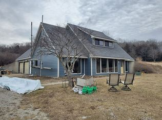 1110 N 900th Rd, Lawrence, KS 66047