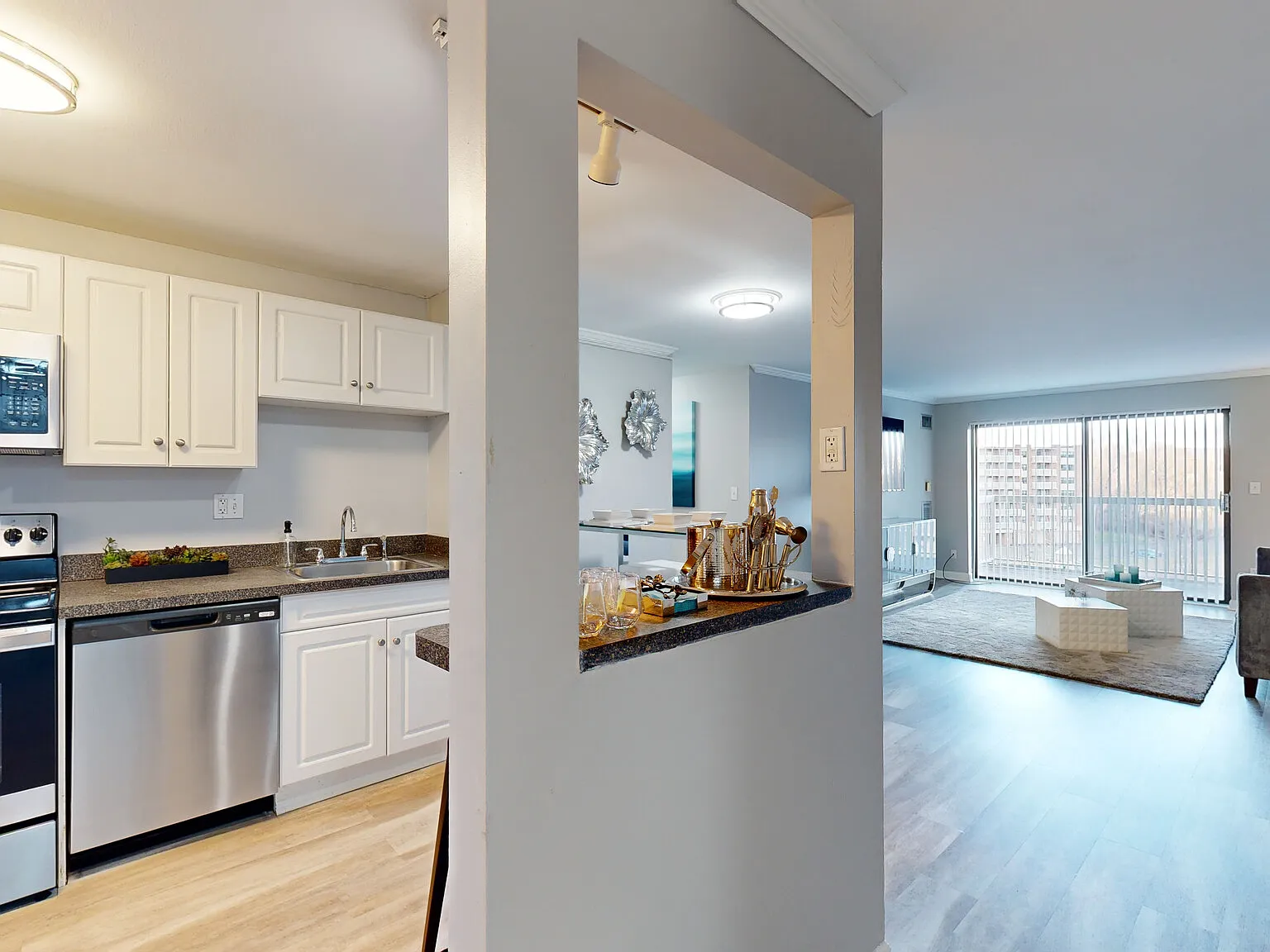 Broadmoor Apartments — Photo 4