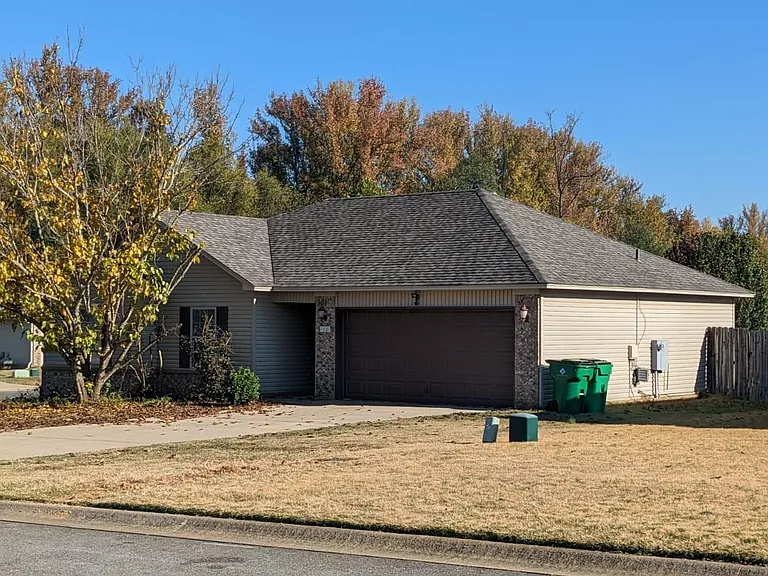 400 Apricot St — Photo 22