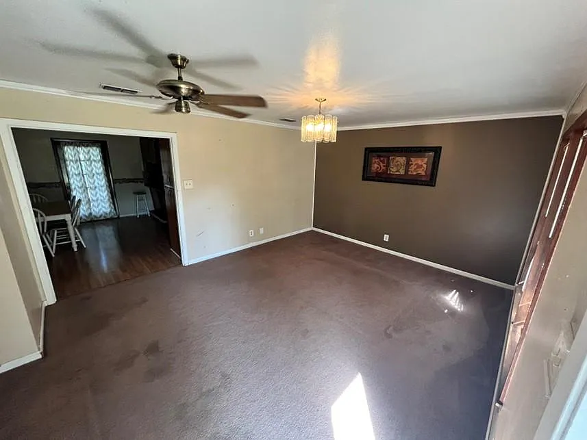 3 bed, 1504 sqft, $1,900 — Photo 2
