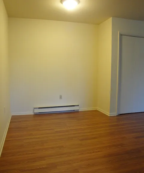 305 Thomas Dr #8 — Photo 24