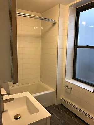 Rented by Moses Stoller, LREB | media 7