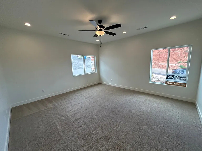 1544 E Mead Ln — Photo 29