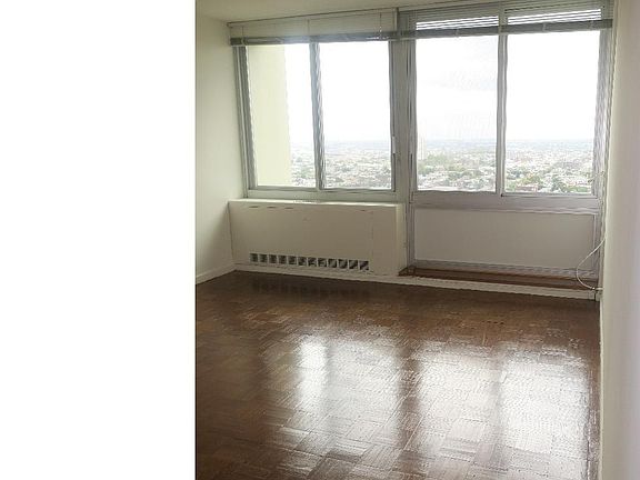 5th image of 604-36 S Washington Sq Unit 2415