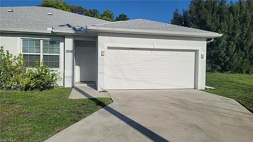 3208 SW 17th Pl Photo 1