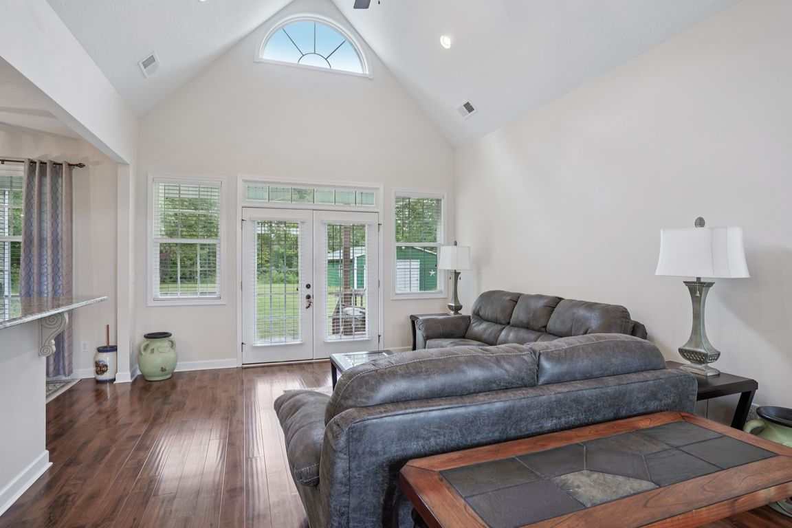 next background image