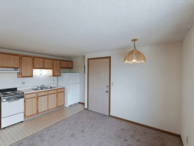 Maplewood Apartments — Photo 39