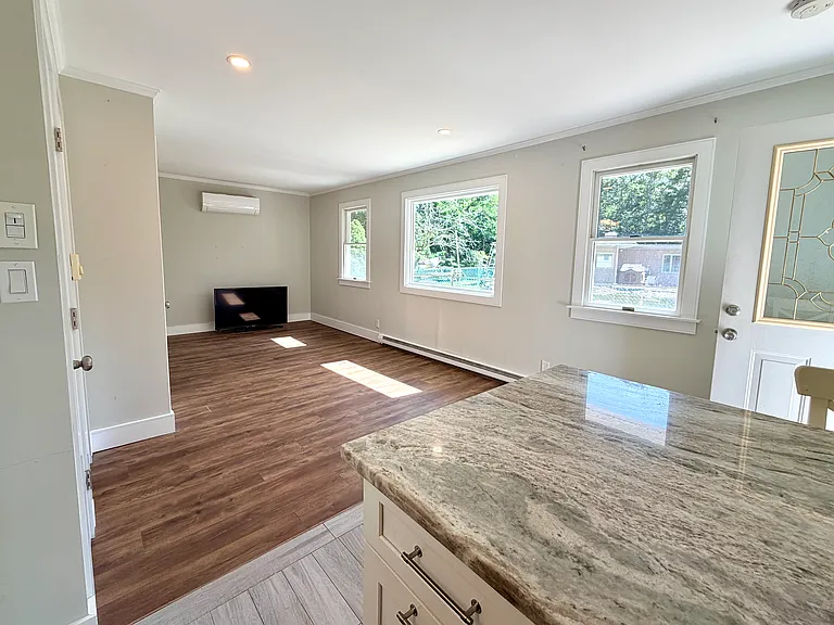 40 Hampton St — Photo 9