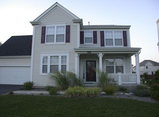 324 W Newbridge Ln, Round Lake, IL 60073