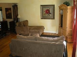 3rd image of 27 Hiawatha Ct