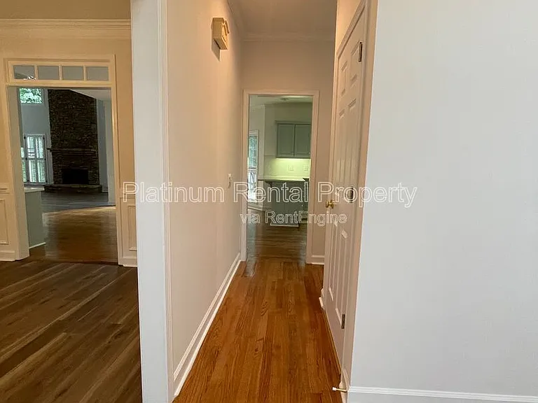870 Ingleside Dr — Photo 8