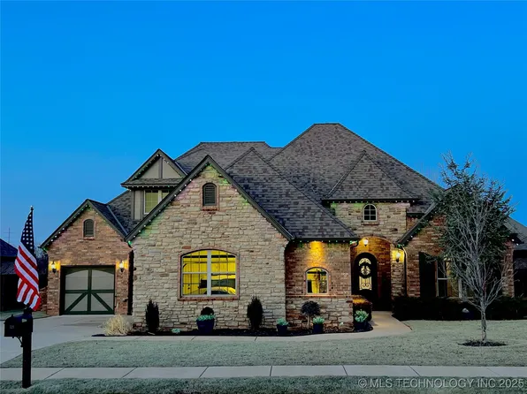 525 Sailboat Bridge Way, Edmond, OK 73034