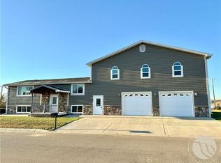 121 W Southern Ave, Plentywood, MT 59254