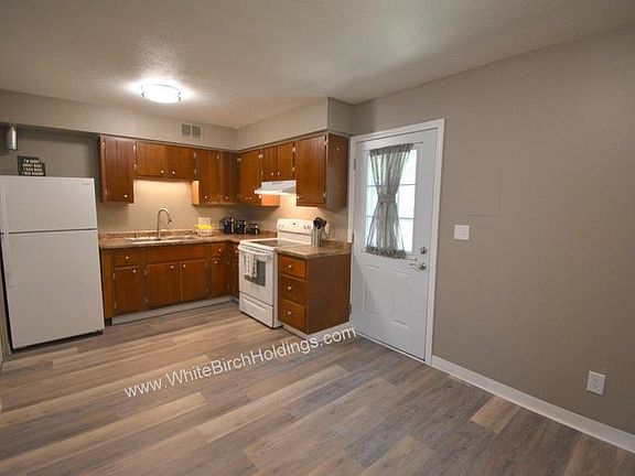 4th image of 2925 Pine Ave