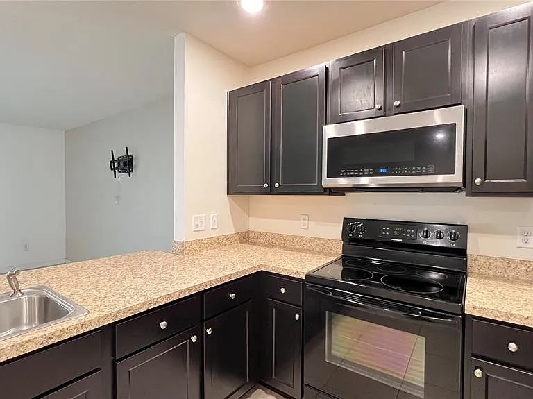 9017 Alba Ln — Photo 12