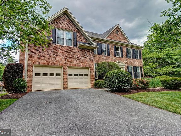 2nd image of 1 Driscoll Ct