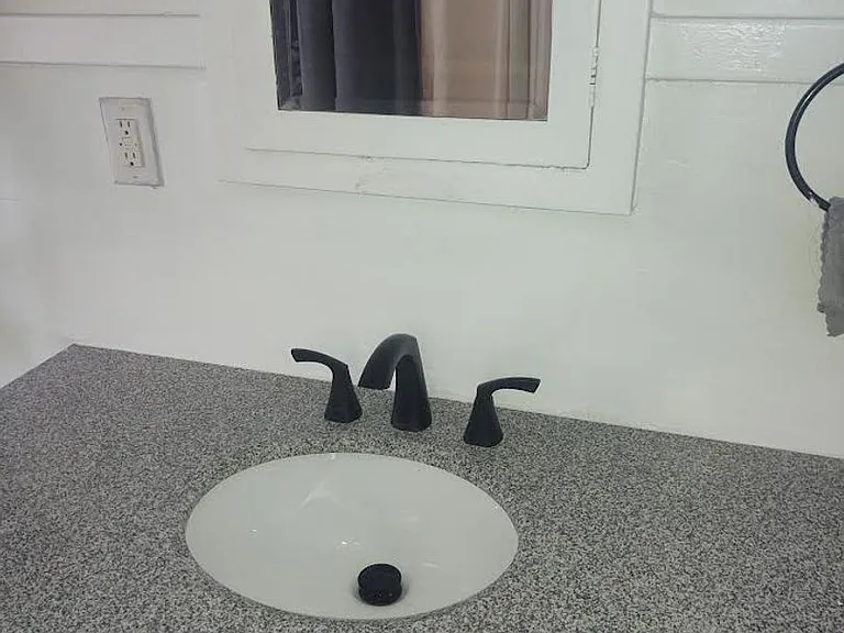 1416 Campbell Ave SW — Photo 32