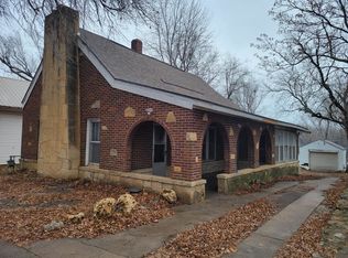 416 S D St, Arkansas City, KS 67005