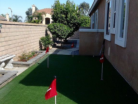 Side yard putting green