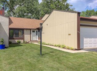 177 Cascade Dr, Indian Head Park, IL 60525