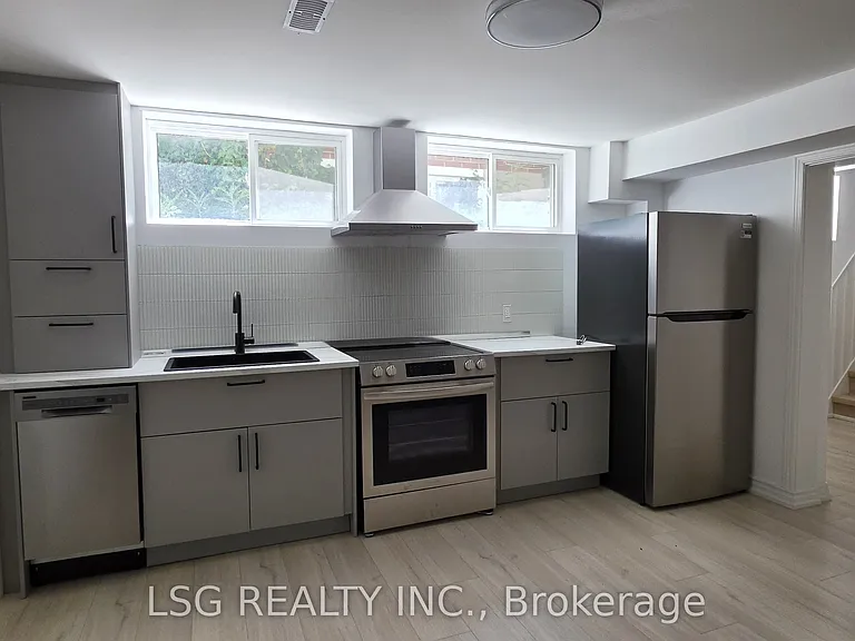 81 Norgrove Cres — Photo 32