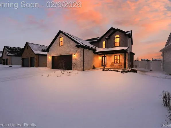 5024 Chatsworth St, Dundee, MI 48131