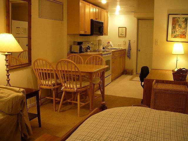 2nd image of 2206 E Louisa St