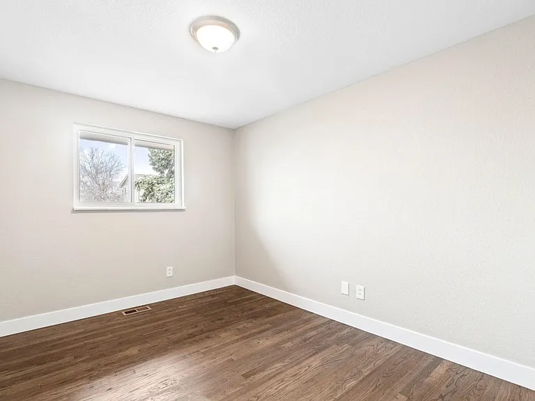 89 W 81st Pl — Photo 11