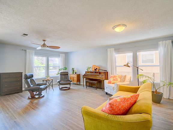 2nd image of 12416 Tularosa Trl NE