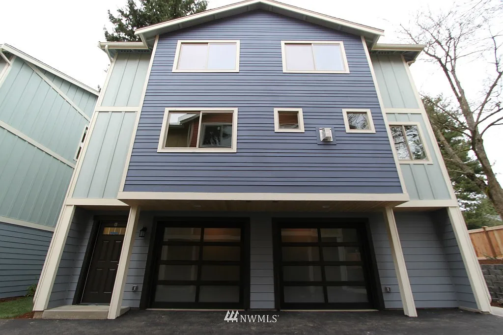 12037 35th Avenue NE #B-3 photo 1