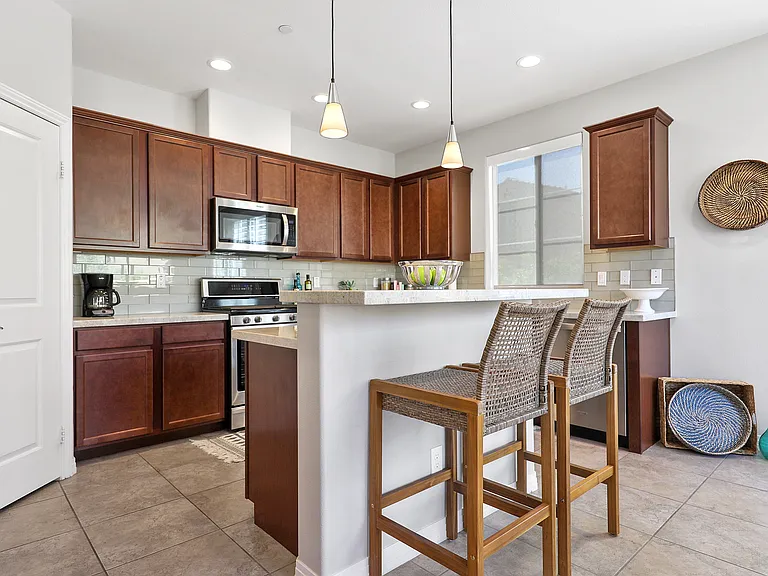 52358 Hawthorn Ct — Photo 8