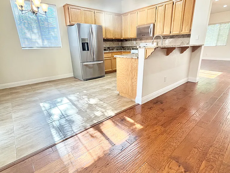 981 Pearce Ct — Photo 9