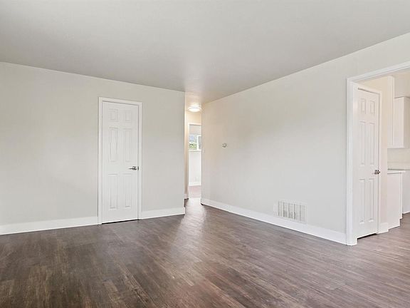 5th image of 3760 Elm St #3-950