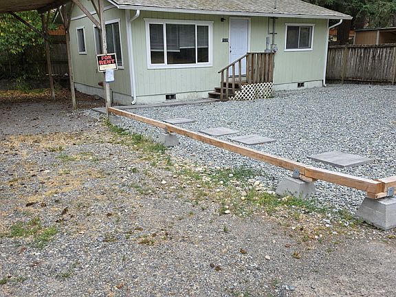 15335 Two bedroom house. Low maintenance front yard!