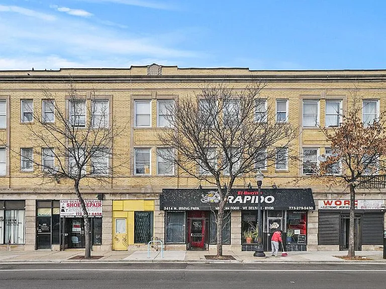 3420 W Irving Park Rd #21 — Photo 1
