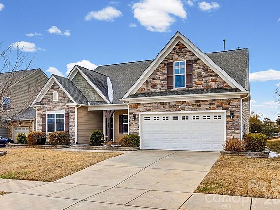 3rd image of 3043 Burgess Dr