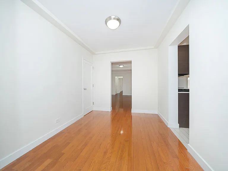 400 E 58th St #2G — Photo 7