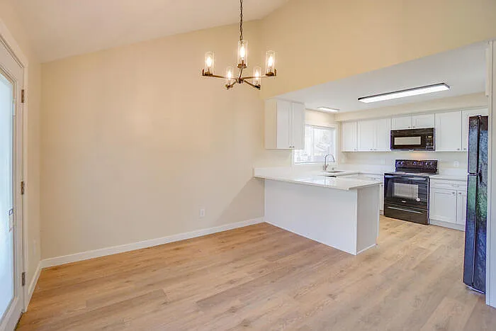 816 SE Olympia Dr — Photo 18