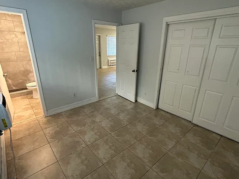 925 NE 17th Ave #1 — Photo 14
