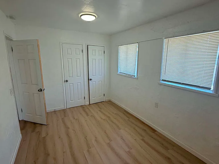 3619 S Clark Ave — Photo 12