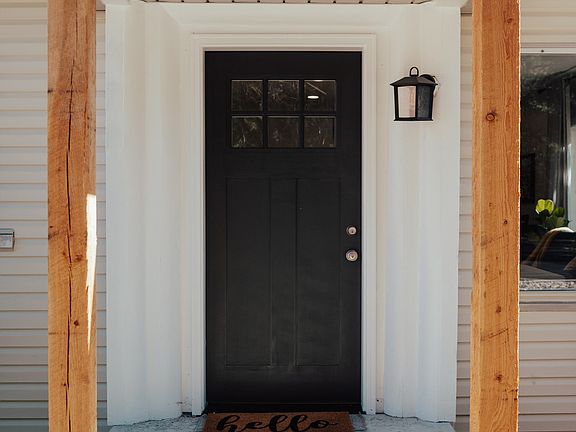 2nd image of 622 Canyon Rd