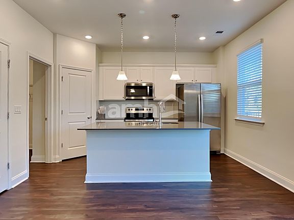3rd image of 121 Anthurium Dr