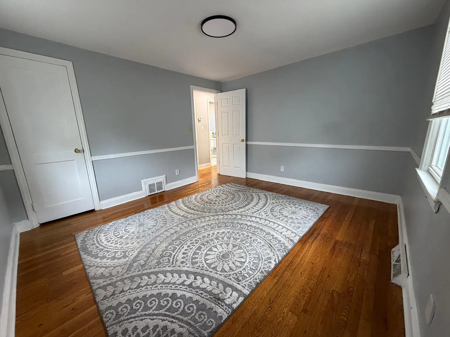 4 bed, 1.5 bath, 1208 sqft, $3,000 — Photo 4