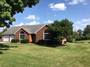 1001 Fox Hollow Dr, Lawrenceburg, KY 40342