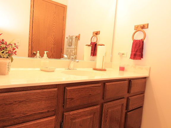 5th image of 867 Brewster Ln